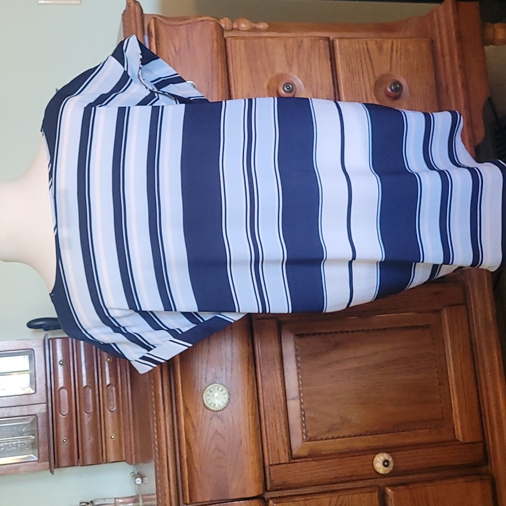 She'll sleeve blouse - Picture 2 of 10